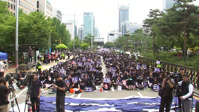 전국 교사들 6차 집회... 현장 요구 즉각 반영하라 / YTN