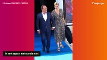 François Hollande et Julie Gayet amoureux et main dans la main face à Karin Viard et son look de l'espace