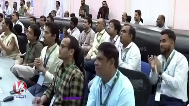 PM Modi Gets Emotional While Addressing ISRO Scientists On Chandrayaan 3 Success | V6 News