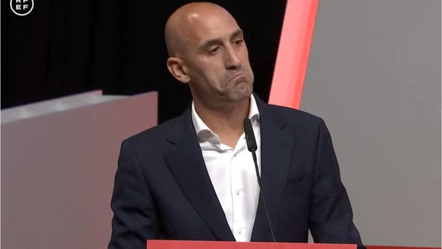 VOICI : Luis Rubiales : les joueuses espagnoles se mettent en grève et réclament la démission du président de la fédération