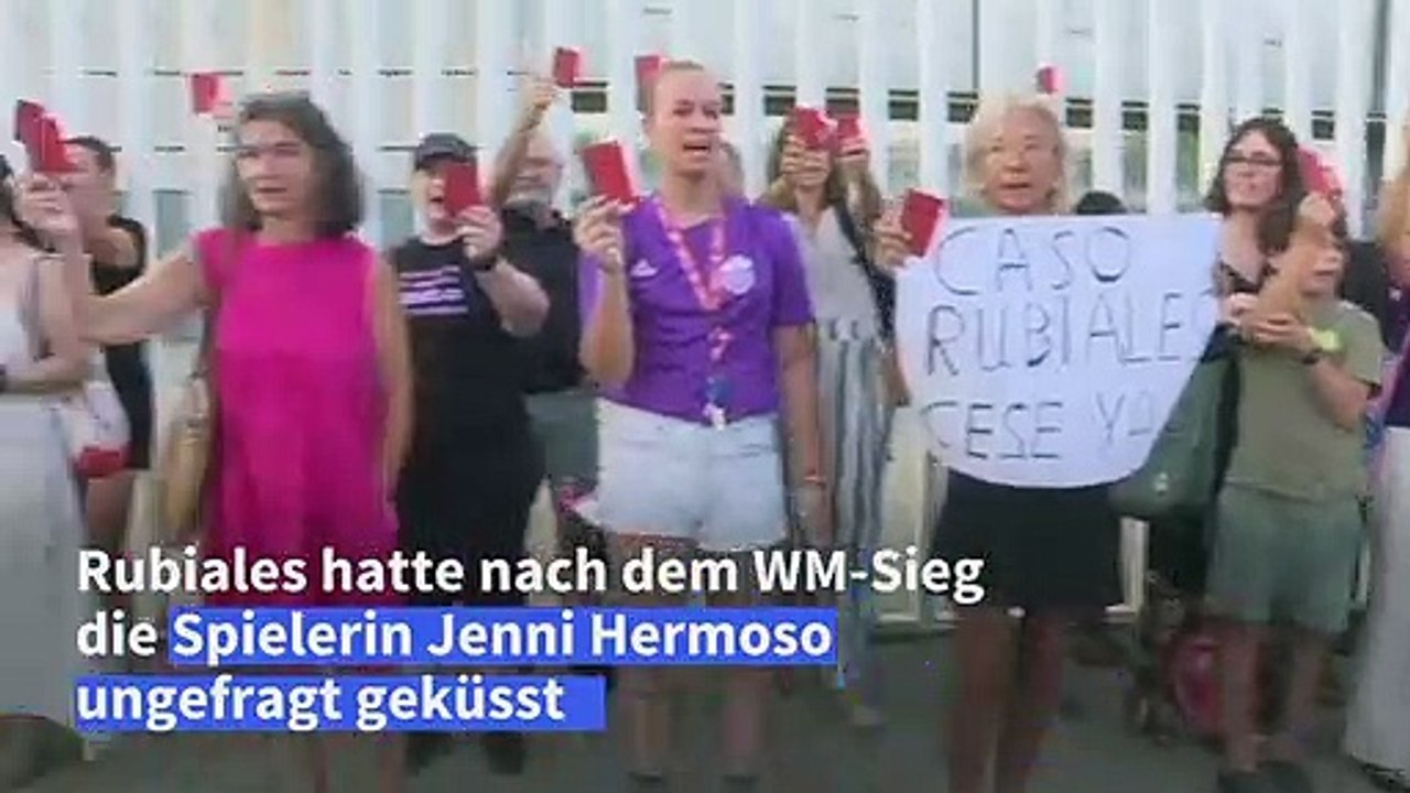 'Ekel und Hilflosigkeit': Protest in Madrid gegen Fußballverbandschef