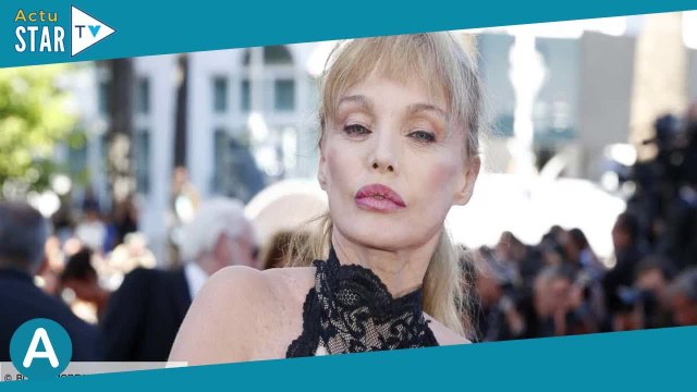 Arielle Dombasle cash sur la maternité “Je n'ai jamais désiré être mère“