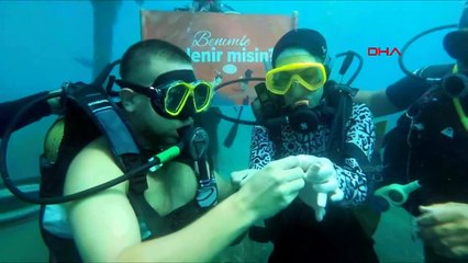 Side Sualtı Müzesi'nde Dalış Yaparak Evlenme Teklifi