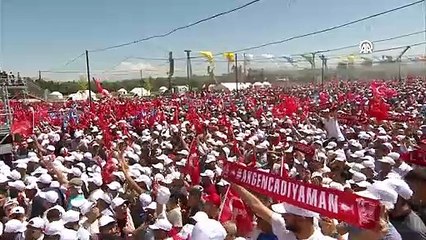 Erdoğan, Malazgirt'te de yerel seçim mesajı verdi: İllerimizi bize yakışmaz hale getirenlerden geri almaya hazır mıyız?