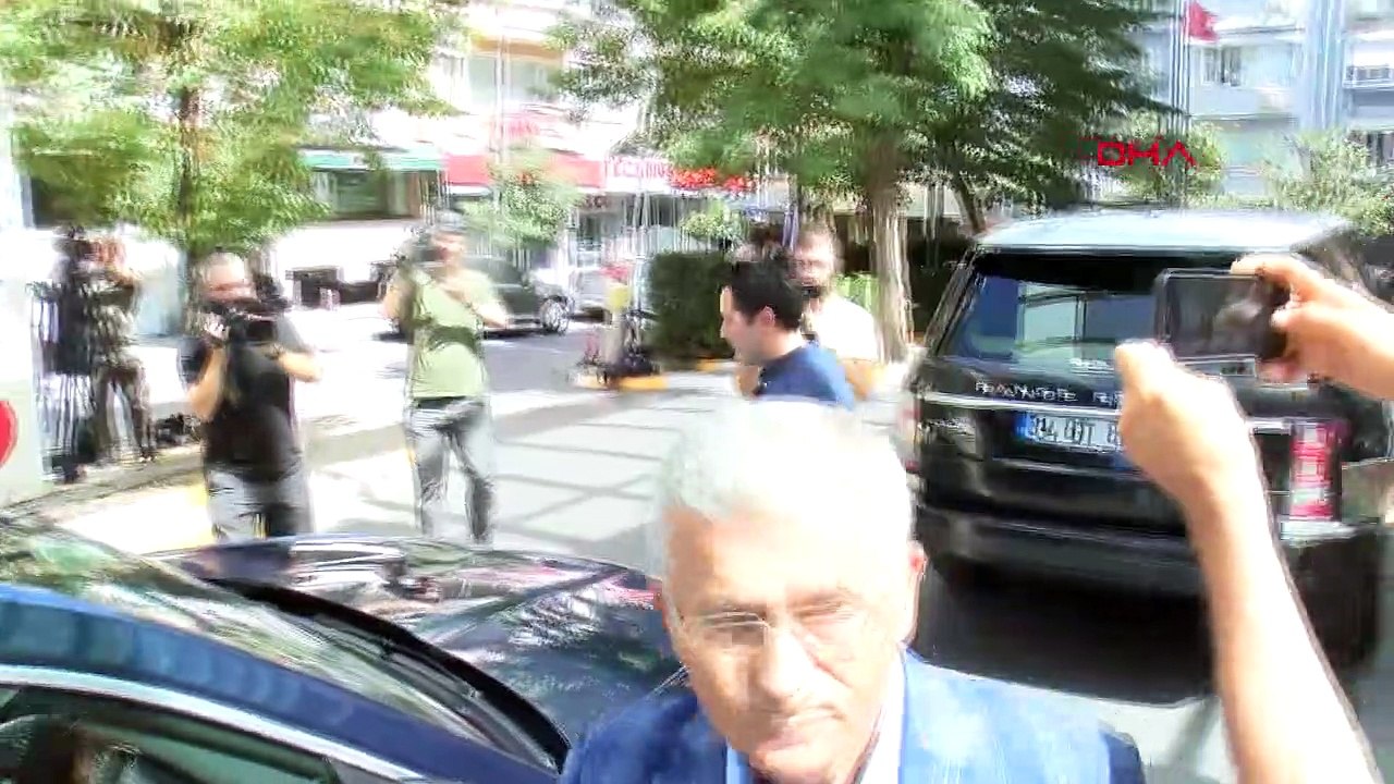 Hacı Sabancı, bot kazası geçiren Ali Sabancı ve eşi hastanede ziyaret etti