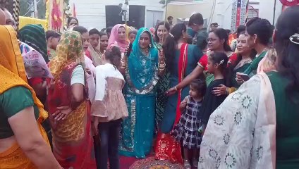 बहनों में लड्डू गोपाल की रा​खियों का क्रेज