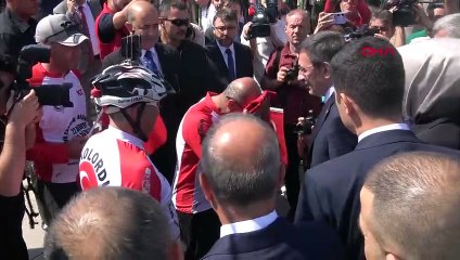 CUMHURBAŞKANI YARDIMCISI YILMAZ, KOCATEPE'DE TÖRENE KATILDI