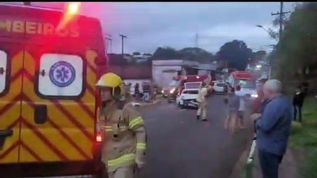 Colisão frontal deixa três feridos no Parque Bela Vista
