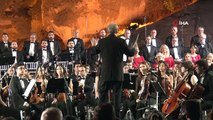 Kapadokya'da 140 kişilik koro Beethoven'in 9. Senfonisi ile kulakların pasını sildi
