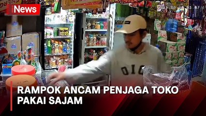 Viral! Aksi 2 Rampok Ancam Penjaga Toko Pakai Sajam Terekam CCTV