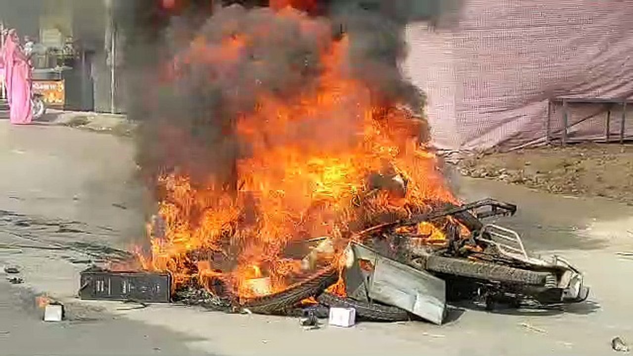 The bike was set on fire by vandalizing the shop