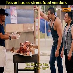 Police pretending to be street vendors to expose the gang