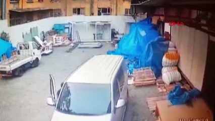Zeytinburnu'nda depo soygunu: 11 çuval çalındı