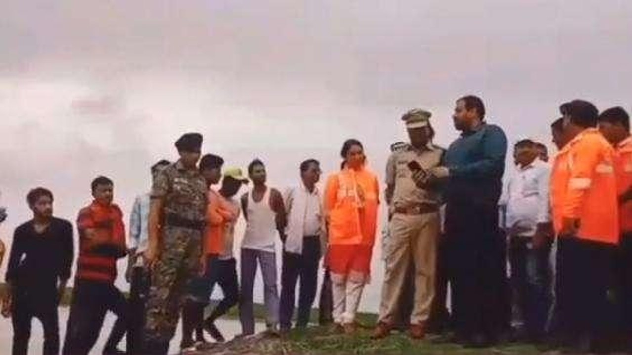 सहरसा: कोसी के कहर से कई घरों में घुसा बाढ़ का पानी, डीएम ने तटबंध का किया निरीक्षण