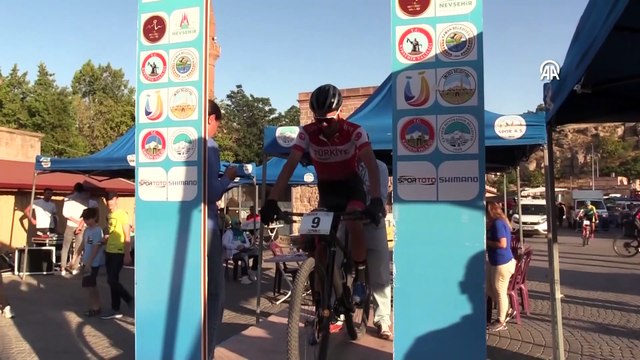 KAYSERİ - Bisiklet hobisini profesyonel kariyere çeviren Furkan Akçam, milli takımın değişmezi oldu