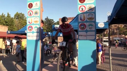 KAYSERİ - Bisiklet hobisini profesyonel kariyere çeviren Furkan Akçam, milli takımın değişmezi oldu