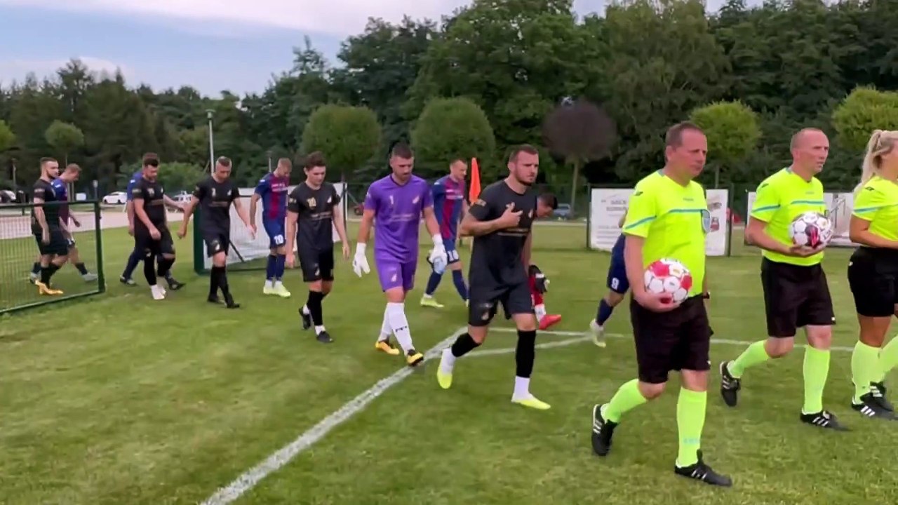 Mecz piłki nożnej Brzezina Osiek - LKS Gorzów