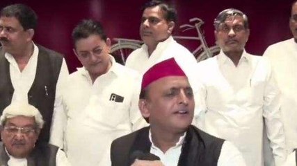 लखनऊ: अखिलेश यादव ने पार्टी कार्यकर्ताओं की ली बैठक, 2024 चुनाव में जुटने के दिए निर्देश