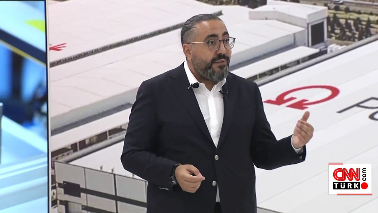 Güneş enerjisi ve yağmur suyu depolayan fabrika