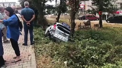 Excès de vitesse, collision avec un véhicule d'auto-école stationné : 1 blessé