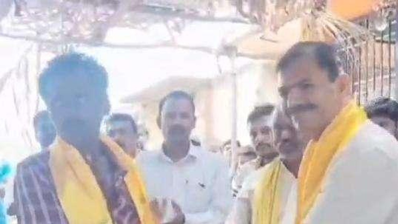చిత్తూరు జిల్లా: వైసీపీకి షాకిచ్చిన నేతలు