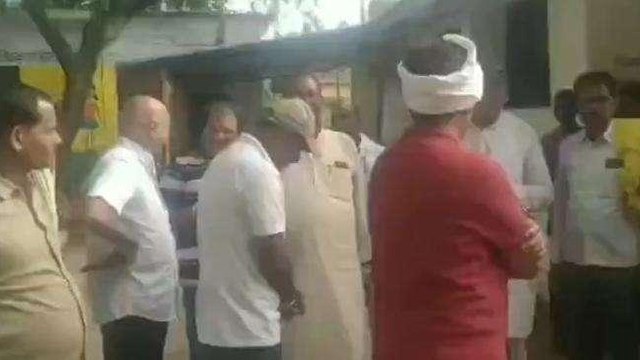 नर्मदापुरम: BJP कार्यकर्ता के खिलाफ कार्यवाही की मांग,शिकायत करने पहुंचे पार्टी नेता