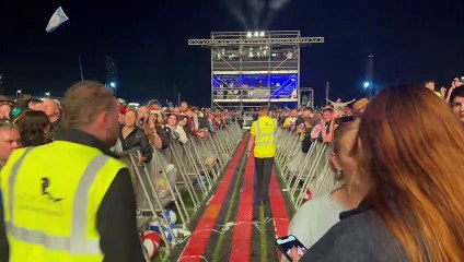 Victorious Festival 2023 crowds sing Sweet Caroline