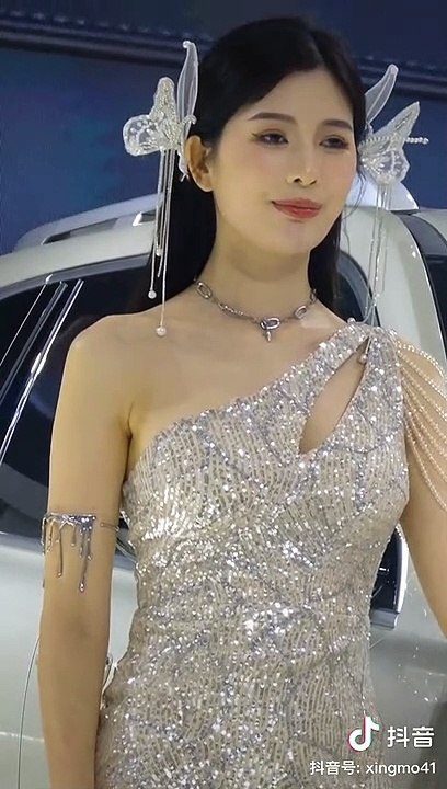 Girl dance video