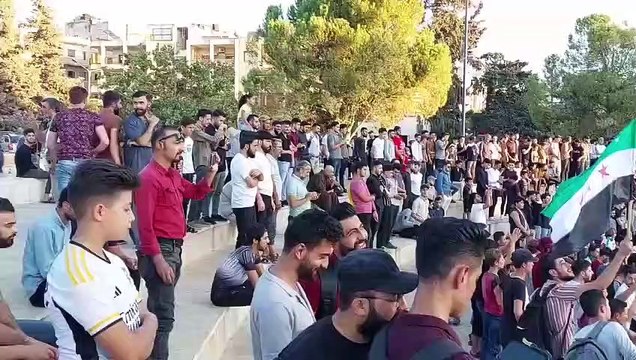 Suriye'de hükümet karşıtı protestolar yayılıyor! Kalabalıkların ağzında Esad istifa sloganları var