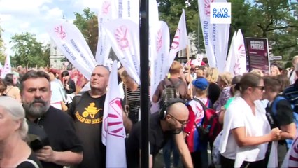 1. Schultag mit Bauchschmerzen: Was Schüler in Frankreich, Polen und Serbien bewegt