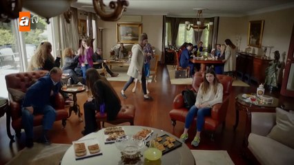 284. Huerfanas (Kirgin Cicekler), en español