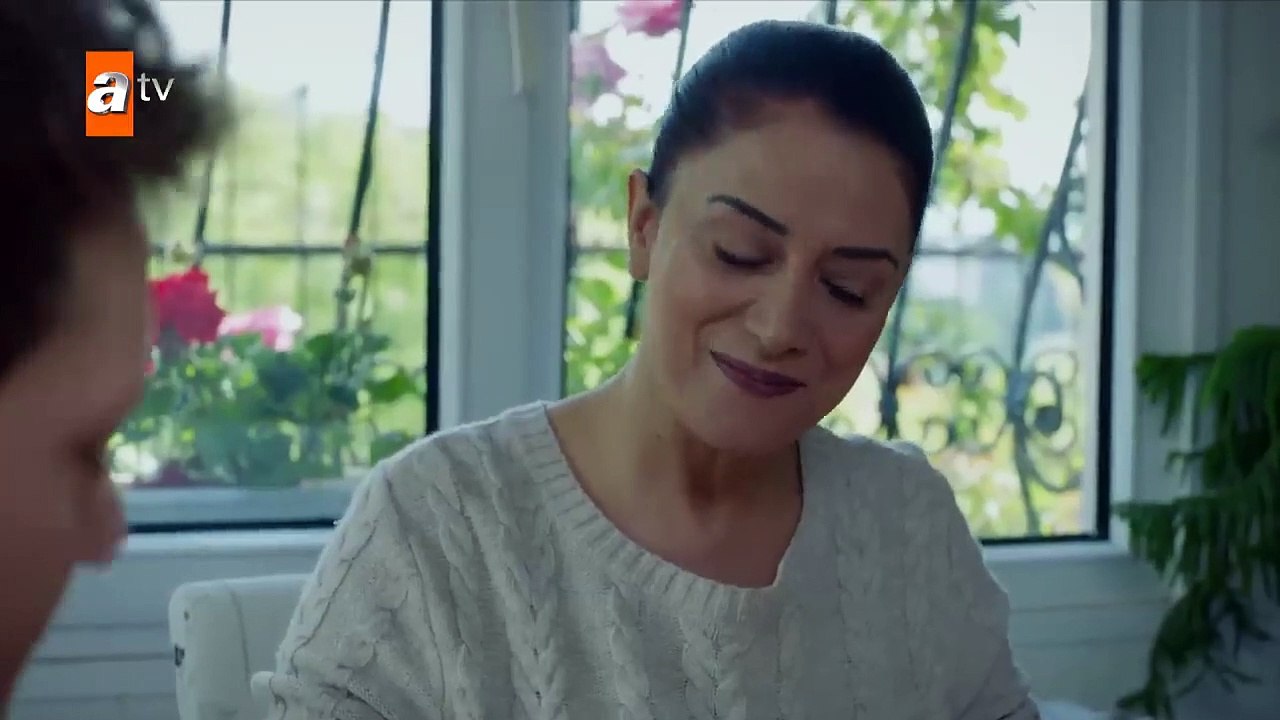 287. Huerfanas (Kirgin Cicekler), en español