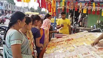 राखी की खरीदारी के लिए बाजार गुलजार