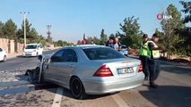 Gaziantep'te iki otomobil kafa kafaya çarpıştı: 1 ölü, 5 yaralı