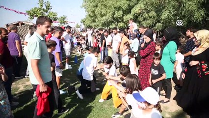 "Geleneksel Edremit Piknik Şenliği"nde 500 kilogram köfte ve sucuk dağıtıldı