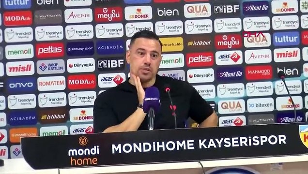 Samsun galibiyeti sonrası Çağdaş Atan'dan futbolcularına romantik jest! Sezen Aksu'dan şarkı armağan etti