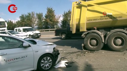 Tuzla’da otomobil ile hafriyat kamyonu çarpıştı 3 yaralı