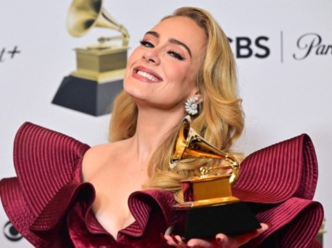 Ischiasprobleme: Adele bricht während Konzert zusammen