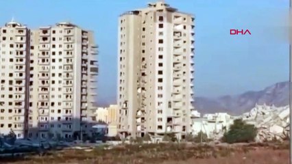 Hatay'da depremde ağır hasar alan 16 katlı rezidans dinamitle yıkıldı