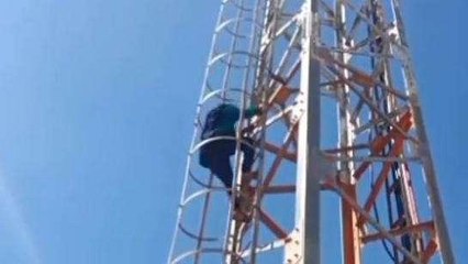 అనంతపురం జిల్లా: సెల్ టవర్ ఎక్కి ఆర్ఎంపీ హల్ చల్