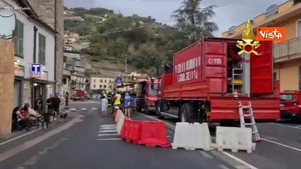 Continua sotto la pioggia la messa in sicurezza della palazzina esplosa in provincia di Imperia
