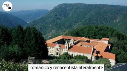 Dormir en este impresionante parador en medio del bosque es hacerlo en un monumento gótico, románico y renacentista literalmente