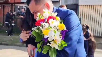 Hastane çalışanlarının çocuk kaçakçılarına satman için annesine öldü dedikleri adam 42 yıl sonra annesi ile buluştu