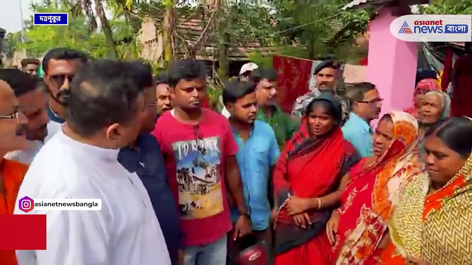 দত্তপুকুরে বিস্ফোরণস্থলে শুভেন্দু অধিকারী, গ্রামবাসীদের সঙ্গে কথা বিরোধী দলনেতার