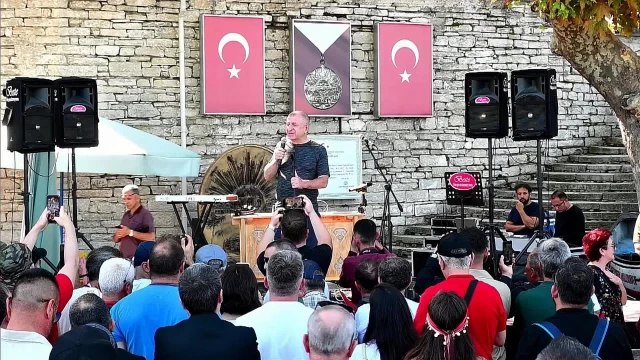 Ümit Özdağ: Gelin Bizimle Birlikte Yürüyün ve Bu Yürüyüşü Onurla Hep Birlikte Ebedi Başkomutanımız Gazi Mustafa Kemal Atatürk'ün Ebedi İstirahatgahı...