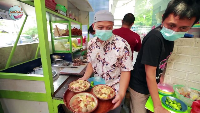 : Soto Mie H. Darjo, Soto Legendaris di Jakarta Barat Risolnya Panjang