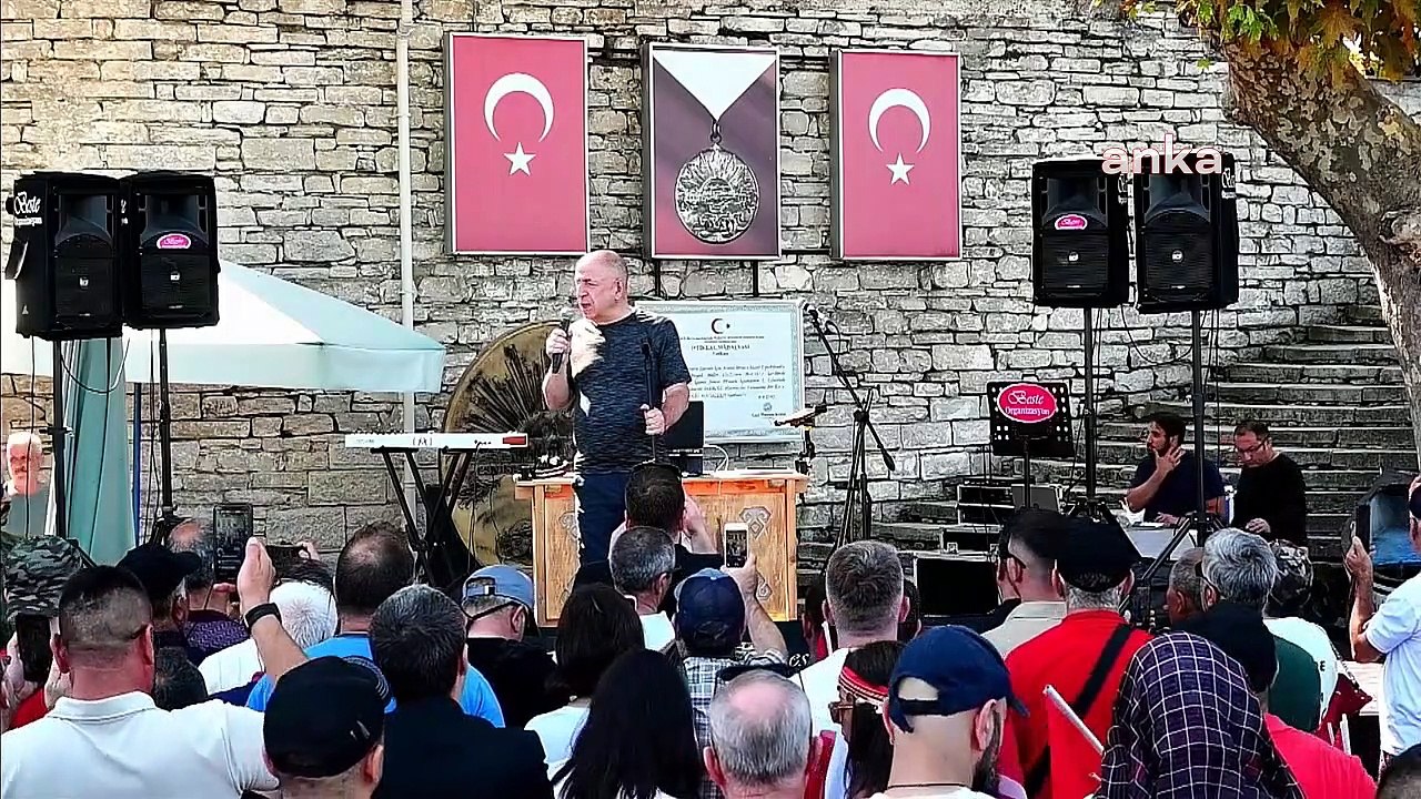 Ümit Özdağ： ＂Venez marcher avec nous et faites cette marche ensemble avec honneur, lieu de repos éternel de notre éternel commandant en chef, le vétéran Mustafa Kemal Atatürk...