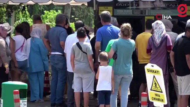 Kuraklığın vurduğu Düden Şelalesi taşıma suyla çağlıyor