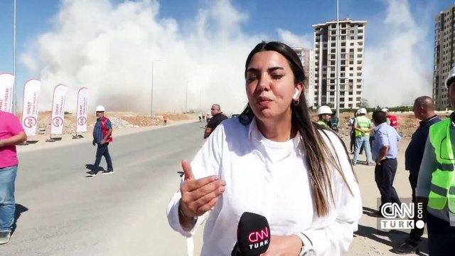 Hasarlı yüksek binalar patlatılarak yıkılıyor
