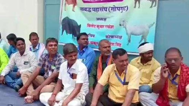 बक्सर: अपनी मांगों को लेकर पशु टीकाकर्मियों का हड़ताल लगातार जारी, देखिए ये खास रिपोर्ट